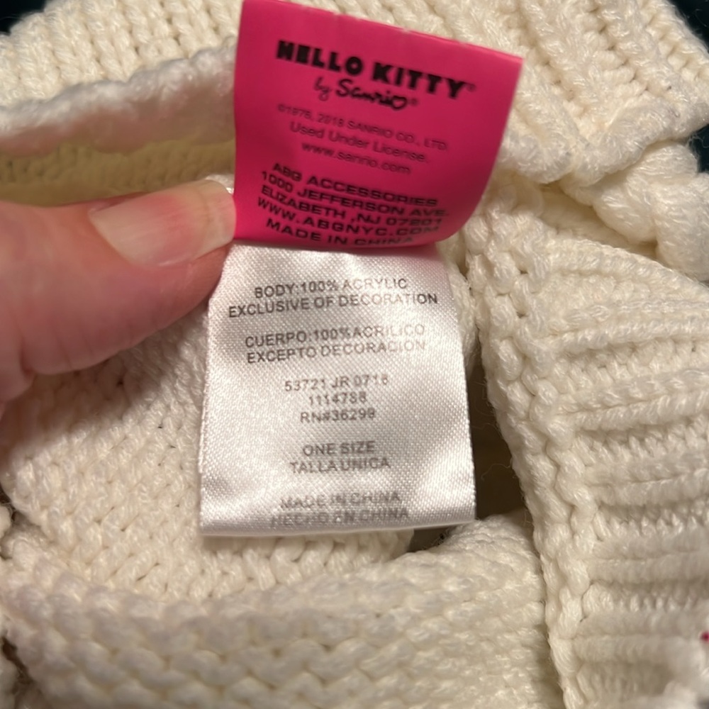 Hello Kitty Stocking Hat - Picture 3 of 3